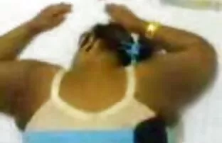 دعا تحميل افلام سكس اجنبي الرجل فتاة لامتصاص الديك لها.