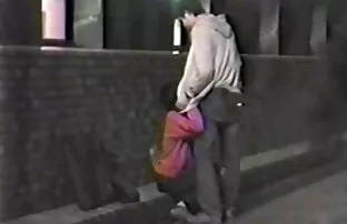 سحر الفتاة أمام تنزيل سكس اجنبى العدسة.