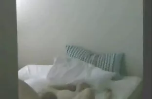 رجل أصلع تنزيل فلم سكس اجنبي فرغ شقراء في متجر.