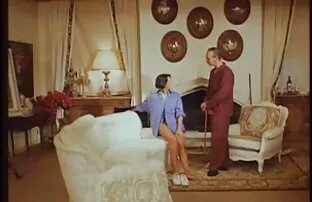 فتاة تخدم الرجل تحميل افلام جنس اجنبي مع كس.