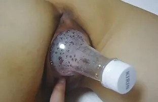 علاقة الشعر المجعد مع رجل على الكاميرا. تنزيل فيديوسكس اجنبي
