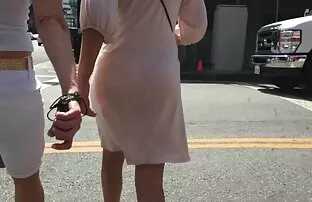 فتاة شابة عارية التمسيد نفسه. تنزيل افلام اجنبي سكس