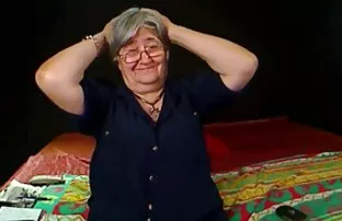 فتاة الشعر البني القفز على القضيب الشريك سكس اجنبي التحميل و cums.