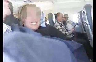 الجار مفرغة تنزيل سكس اجنبي في حوض السباحة.