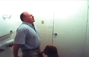 رجل أسود يمارس الجنس مع فتاة الشعر البني في تنزيل سكس اجنبي نار الحمار.
