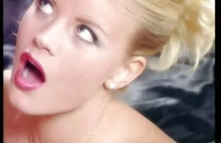 امرأة الشعر البني تحميل فيديو سكس أجنبي ، اللسان و الديك في الصب.