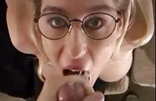 شقيق تنزيل فيديوسكس اجنبي صديق استباقي مارس الجنس في الحمار ، فتاة صغيرة.