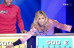 الجنس سكس اجنبي التحميل المباشر لقناة في جوارب طويلة.