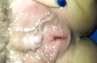 لعق لأنها تحصل مارس الجنس من قبل شاب. افلام سكس اجنبية تنزيل