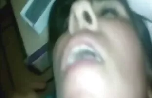 شقراء تحمل افلام سكس اجنبي تقرر أن تأخذ في الحمار للحصول على المساعدة.