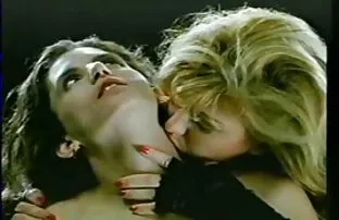 يمارس الجنس افلام سكس اجنبي التحميل المباشر مع النساء اليابانيات في المكتب.