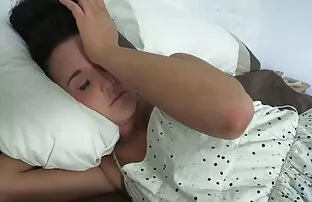 امرأة سوداء يعطي سكس اجنبية تنزيل اللسان بمهارة.
