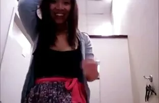 تشاد زوجة سكس تحميل اجنبي بيضاء على الأريكة.