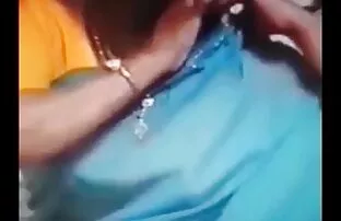 قبعة رسمت يمارس الجنس تحميل فلم سكس اجنبي مع بعضهم البعض مع رجل في غرفة النوم.